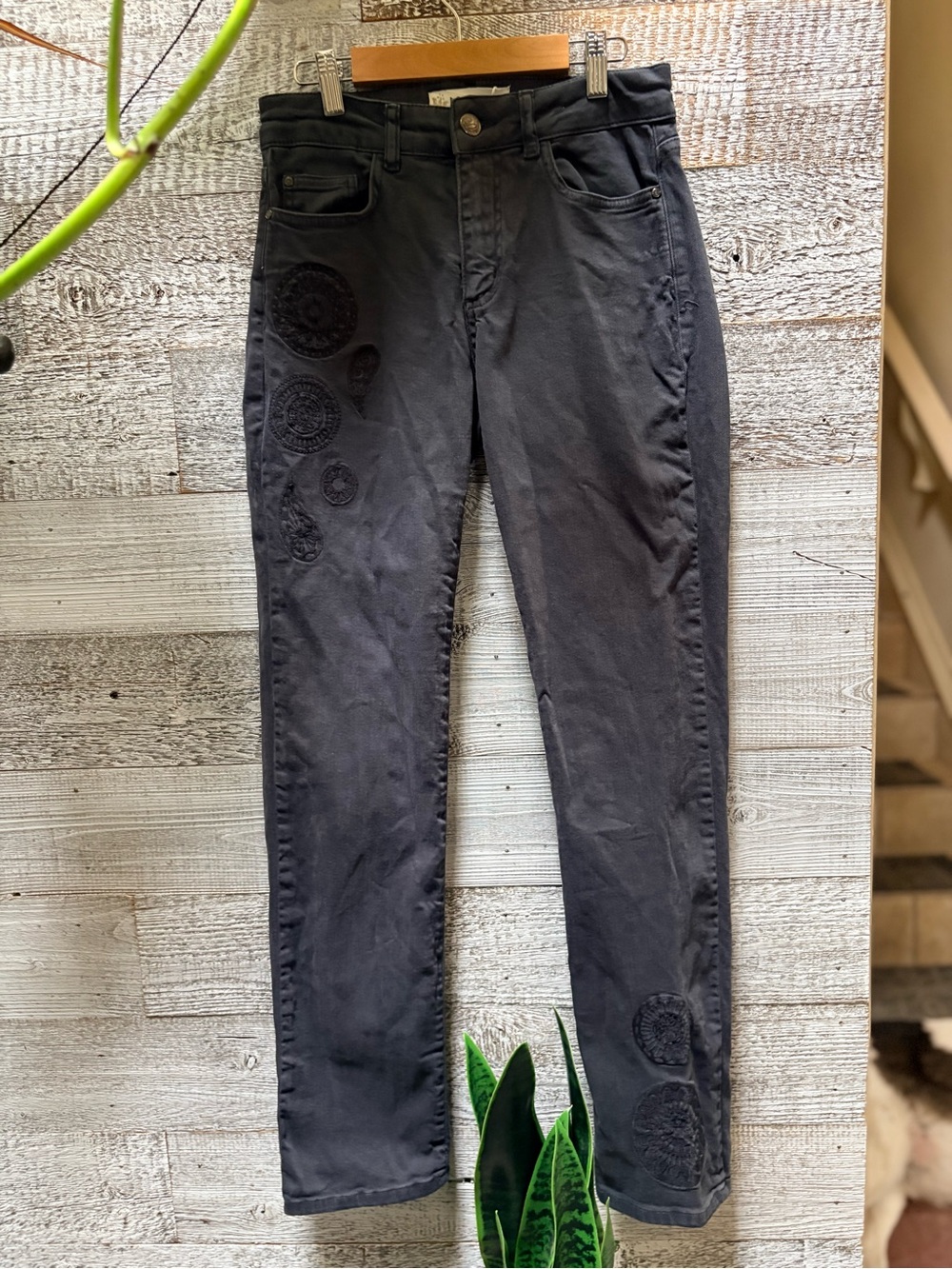 Dolcezza | *FLAW* Embroidered Mandala Floral Slim Straight Jeans - Women's 6